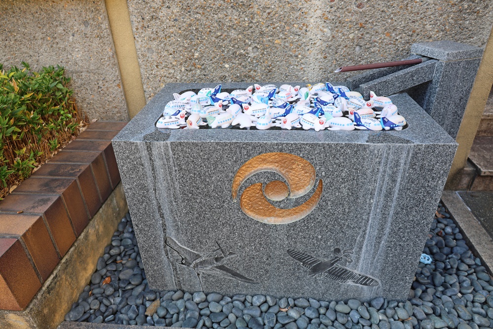 【京都八幡】航空迷必朝聖!「飛行神社」金屬鳥居+戰機發動機必拍 - 第8張圖 【京都八幡】航空迷必朝聖!「飛行神社」金屬鳥居+戰機發動機必拍