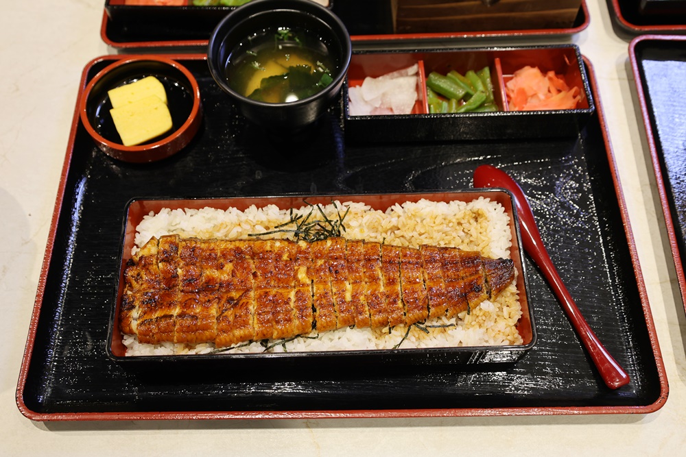 【南港LaLaport美食推薦】大江戶町 鰻屋:鰻魚控必衝!週三限定一本鰻半價,松露牛鰻雙主菜超奢華,夢幻3+1吃法全攻略 - 第17張圖 【南港LaLaport美食推薦】大江戶町 鰻屋:鰻魚控必衝!週三限定一本鰻半價,松露牛鰻雙主菜超奢華,夢幻3+1吃法全攻略