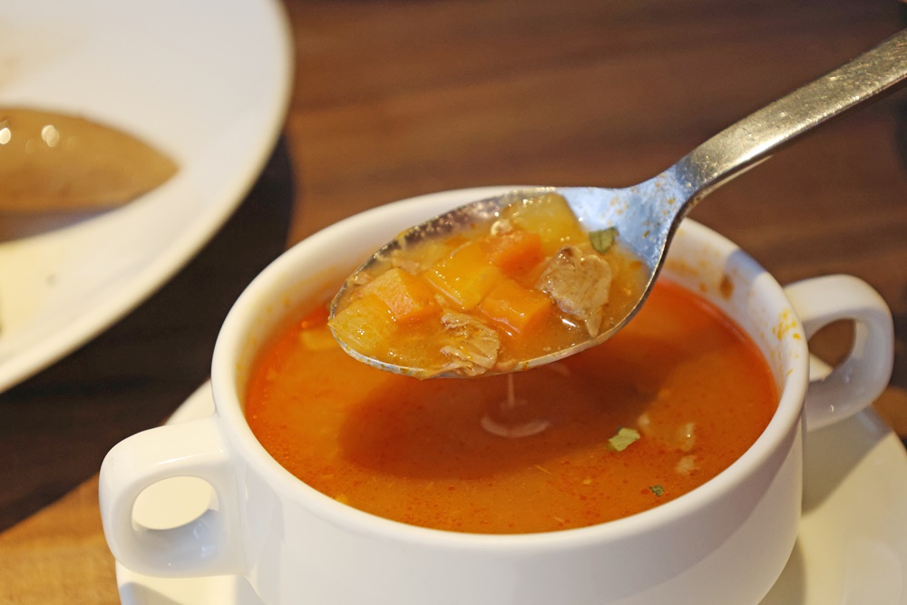 【六張犁美食】「亨利客原味炭烤牛排」老饕牛排、伊比利豬雙重享受 台北信義區平價質感首選! - 第22張圖 【六張犁美食】「亨利客原味炭烤牛排」老饕牛排、伊比利豬雙重享受 台北信義區平價質感首選!