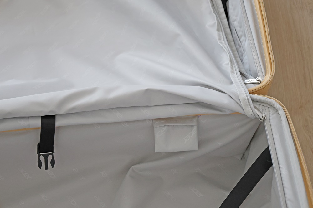 【開箱】必買神箱!Acer哥本哈根前開式行李箱 小空間秒解救星! - 第26張圖