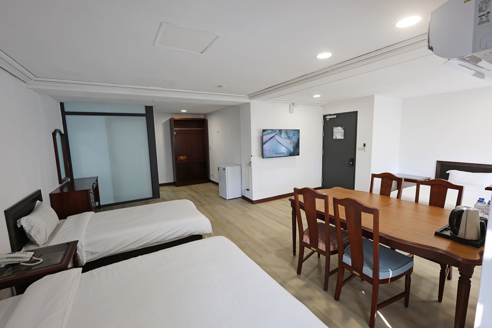 【台中沙鹿|航空迷必衝】全台唯一!戰機在門口站崗「翔園文旅」美式獨棟別墅,清泉崗2天1夜秘境攻略 - 第26張圖 【台中沙鹿|航空迷必衝】全台唯一!戰機在門口站崗「翔園文旅」美式獨棟別墅,清泉崗2天1夜秘境攻略