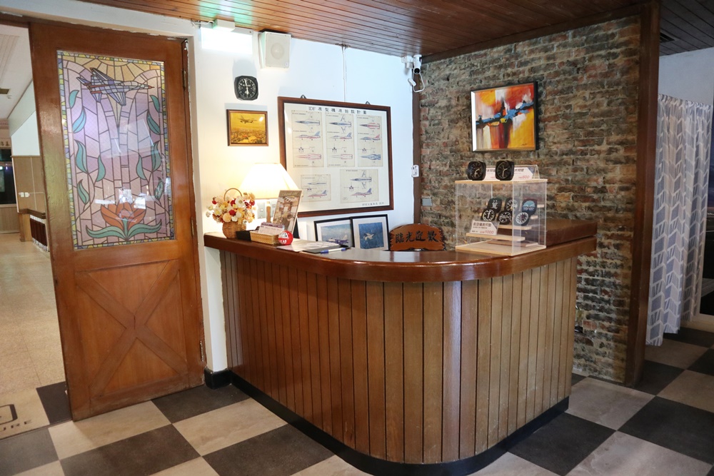 【台中沙鹿|航空迷必衝】全台唯一!戰機在門口站崗「翔園文旅」美式獨棟別墅,清泉崗2天1夜秘境攻略 - 第41張圖 【台中沙鹿|航空迷必衝】全台唯一!戰機在門口站崗「翔園文旅」美式獨棟別墅,清泉崗2天1夜秘境攻略