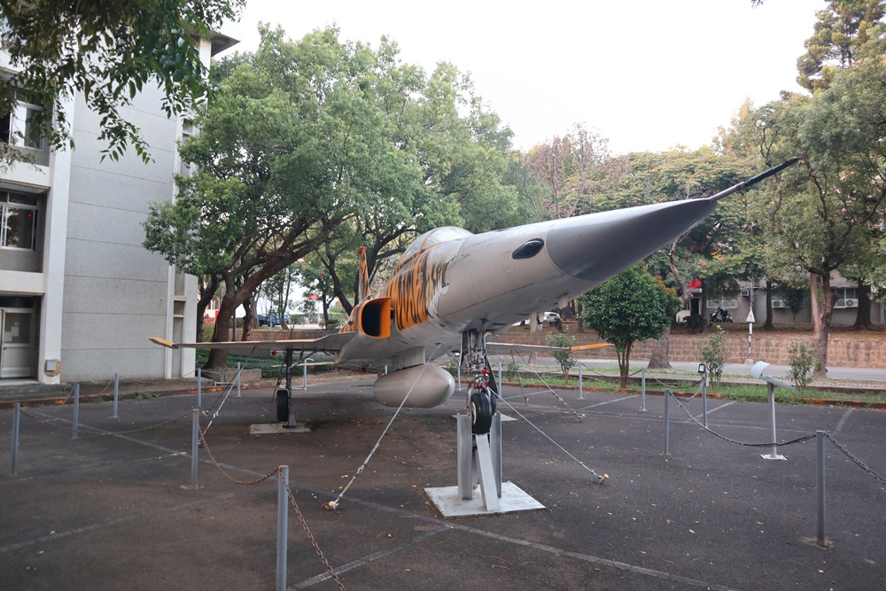 【台中沙鹿|航空迷必衝】全台唯一!戰機在門口站崗「翔園文旅」美式獨棟別墅,清泉崗2天1夜秘境攻略 - 第47張圖 【台中沙鹿|航空迷必衝】全台唯一!戰機在門口站崗「翔園文旅」美式獨棟別墅,清泉崗2天1夜秘境攻略