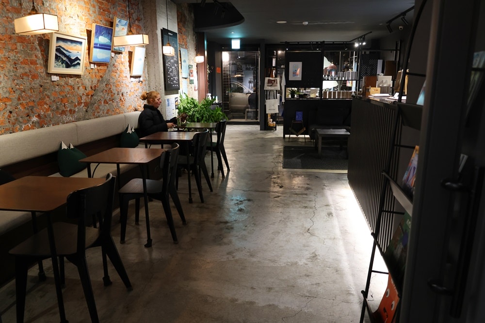 【基隆住宿】離夜市3分鐘「雨島旅店」住進雨港最溫柔的藝術日常 - 第8張圖 【基隆住宿】離夜市3分鐘「雨島旅店」住進雨港最溫柔的藝術日常
