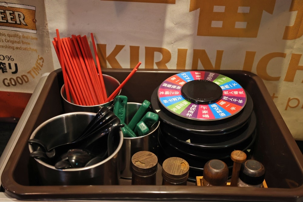 【文山區美食】雞老闆桶仔雞｜萬隆店內建KTV的台日居酒屋 聚餐送雞完整食記