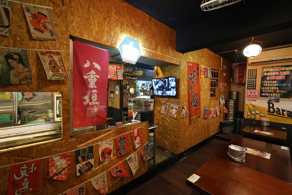 【文山區美食】雞老闆桶仔雞｜萬隆店內建KTV的台日居酒屋 聚餐送雞完整食記