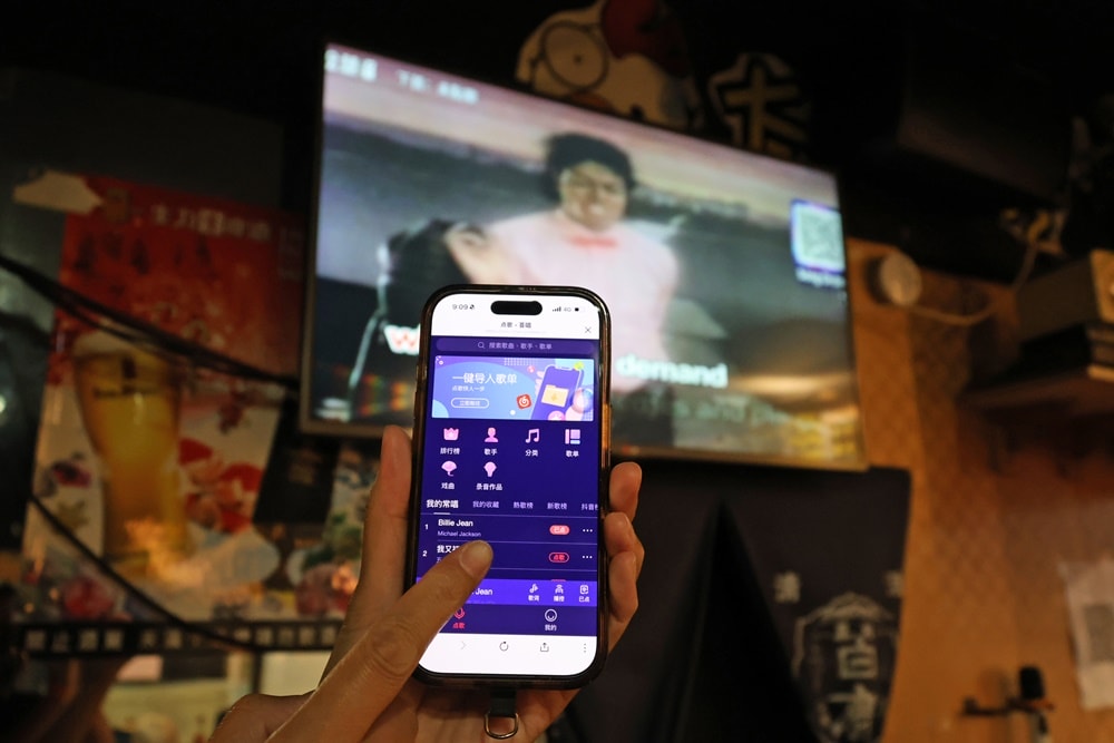 【文山區美食】雞老闆桶仔雞｜萬隆店內建KTV的台日居酒屋 聚餐送雞完整食記
