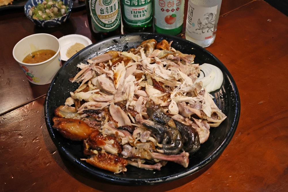 【文山區美食】雞老闆桶仔雞｜萬隆店內建KTV的台日居酒屋 聚餐送雞完整食記